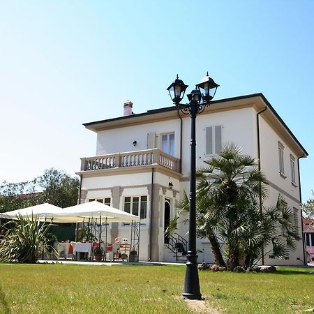 Affittacamere Torre Dell'Arte Torre do Lago Puccini Exterior foto